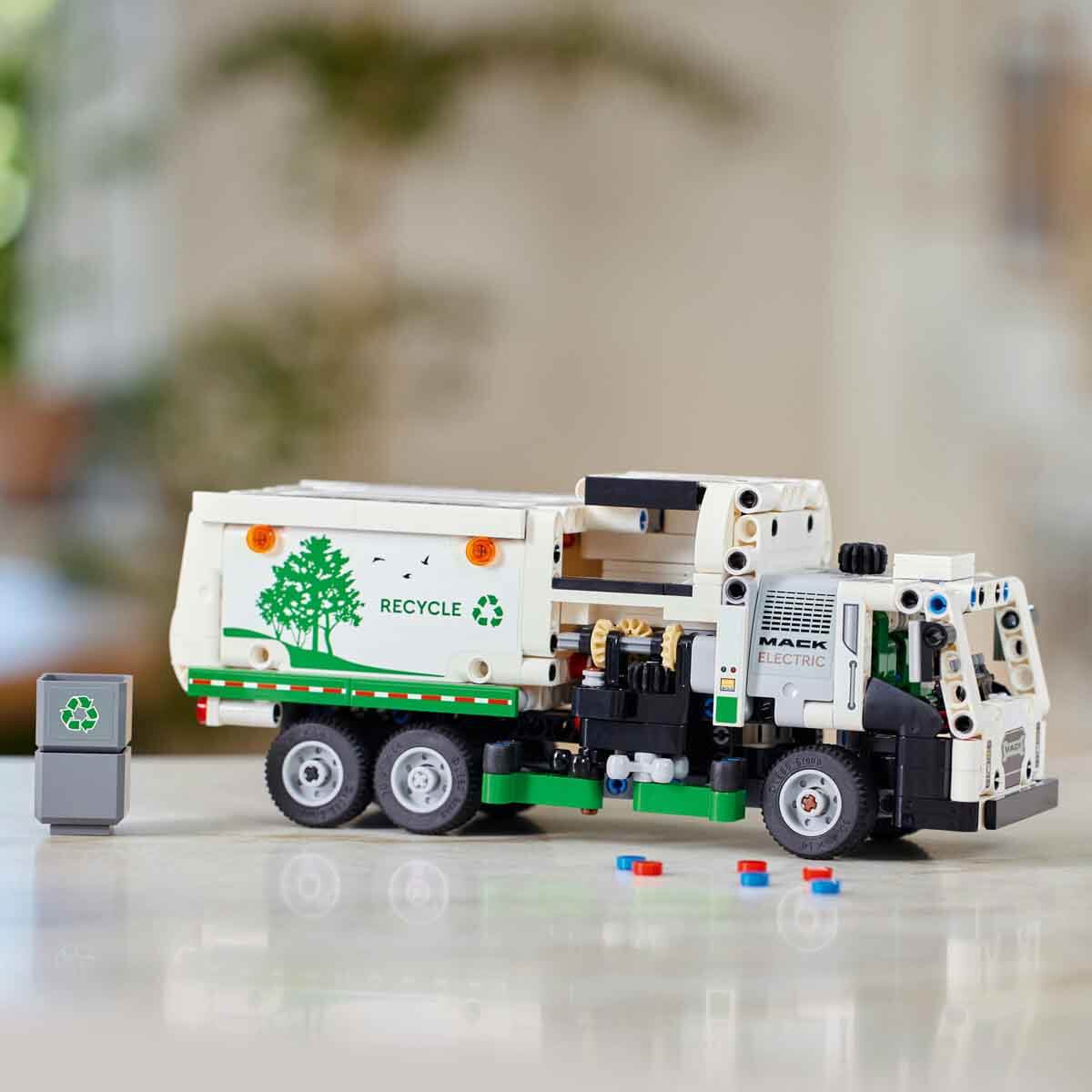 LEGO® Technic Mack® LR Elektrikli Çöp Kamyonu - 503 Parça / 6470638 LEGO® Technic Mack® LR Elektrikli Çöp Kamyonu - 503 Parça / 6470638