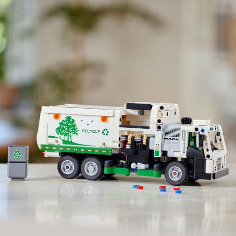 LEGO® Technic Mack® LR Elektrikli Çöp Kamyonu - 503 Parça / 6470638